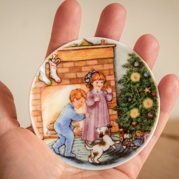 Christmas ornament, Hallmark "Morning of Wonder" 1989 mini plate - Picture 1 of 7